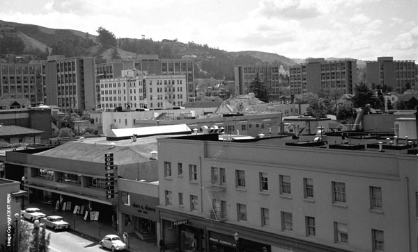 Bancroft_Ave