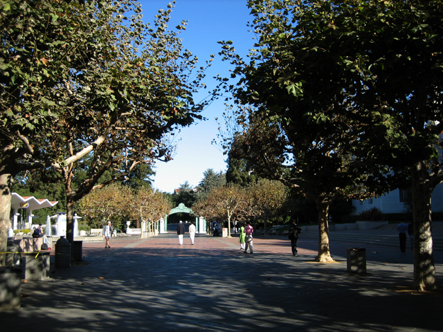 01a-Sproul_Plaza