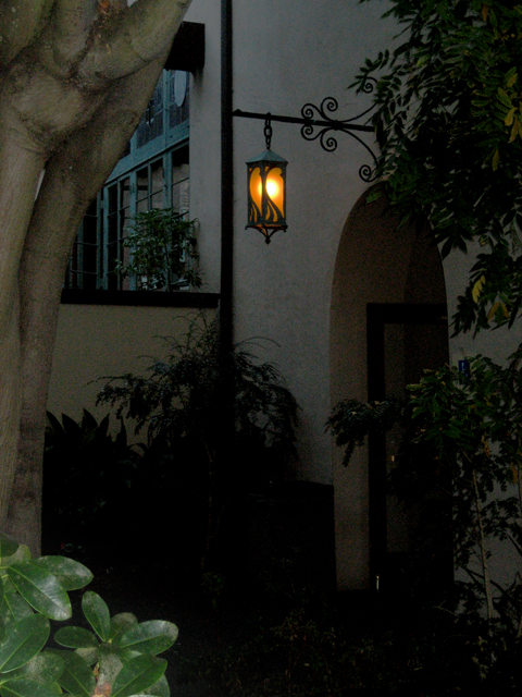 38b-Faculty_Club_Lamp